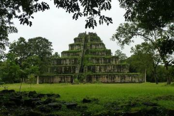 Koh Ker - Archeological Site of Ancient Lingapura
